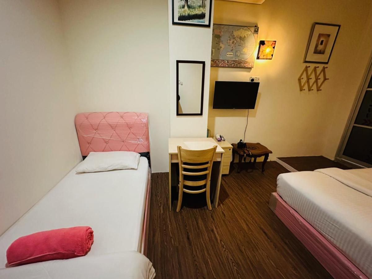 The Explorers Guesthouse And Hostel Kuala Lumpur Exterior photo