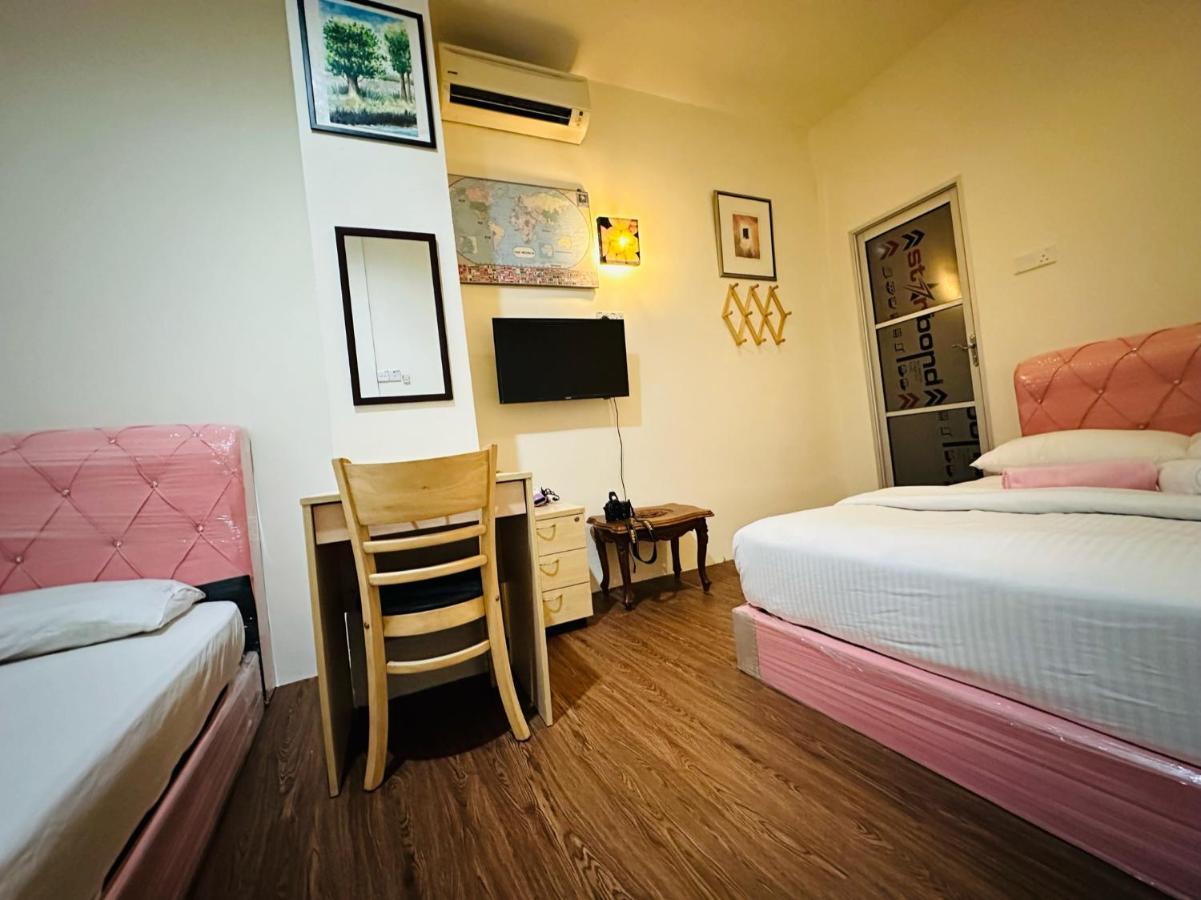 The Explorers Guesthouse And Hostel Kuala Lumpur Exterior photo